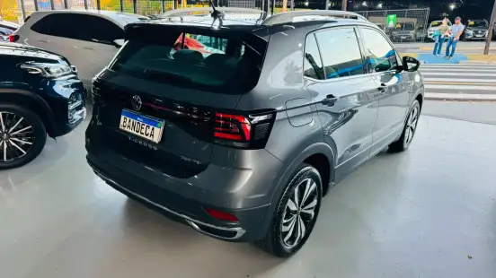 VOLKSWAGEN-T-CROSS-2022