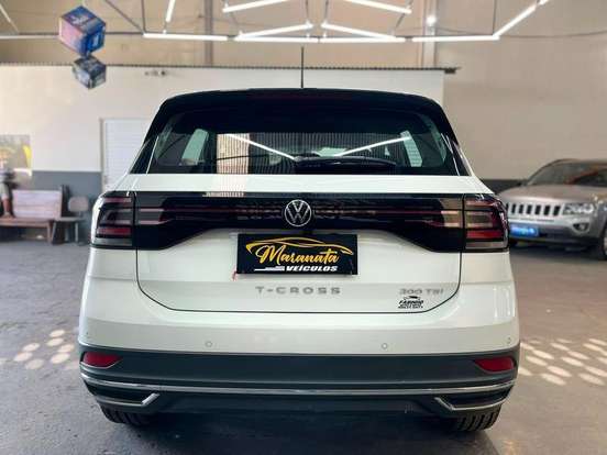 VOLKSWAGEN-T-CROSS-2023