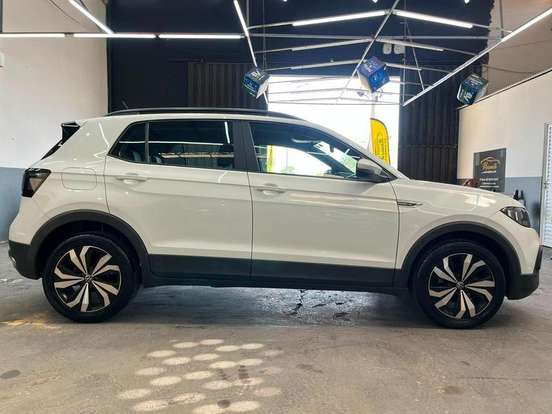 VOLKSWAGEN-T-CROSS-2023