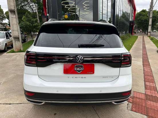 VOLKSWAGEN-T-CROSS-2023