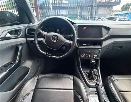 VOLKSWAGEN-T-CROSS-1.0 200 TSI TOTAL FLEX AUTOMÁTICO VOLKSWAGEN-T-CROSS-2020