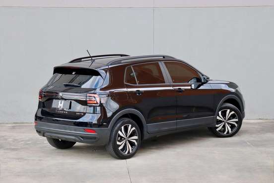 VOLKSWAGEN-T-CROSS-2024