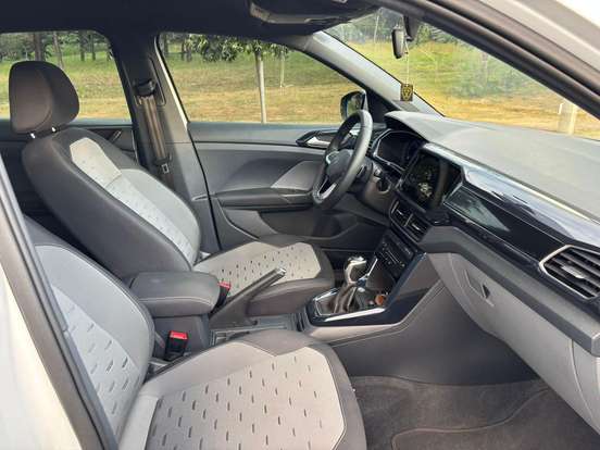 VOLKSWAGEN-T-CROSS-2023