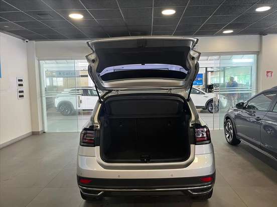 VOLKSWAGEN-T-CROSS-2020