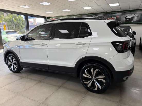 VOLKSWAGEN-T-CROSS-2019