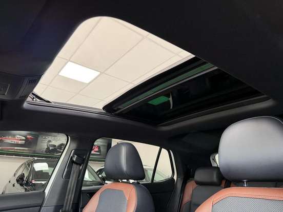 VOLKSWAGEN-T-CROSS-2019