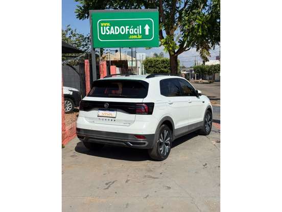 VOLKSWAGEN-T-CROSS-2020