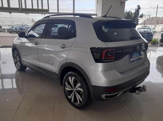 VOLKSWAGEN-T-CROSS-2021