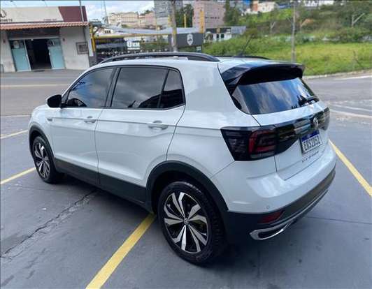 VOLKSWAGEN-T-CROSS-2020