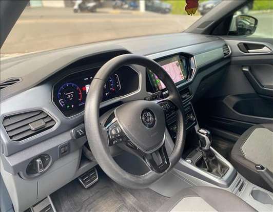 VOLKSWAGEN-T-CROSS-2020