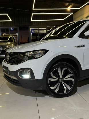 VOLKSWAGEN-T-CROSS-2020