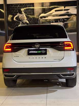 VOLKSWAGEN-T-CROSS-2020