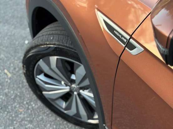 VOLKSWAGEN-T-CROSS-1.4 250 TSI TOTAL FLEX HIGHLINE AUTOMÁTICO VOLKSWAGEN-T-CROSS-2019