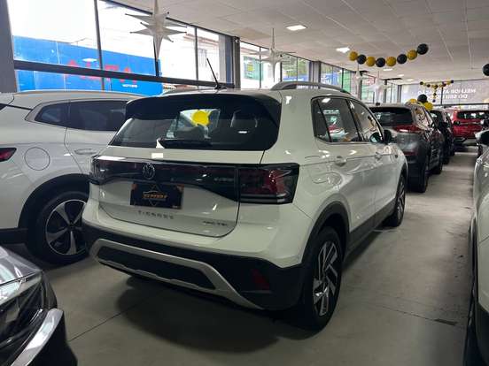 VOLKSWAGEN-T-CROSS-2024