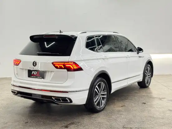VOLKSWAGEN-TIGUAN-2023