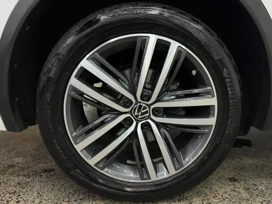 VOLKSWAGEN-TIGUAN-2023
