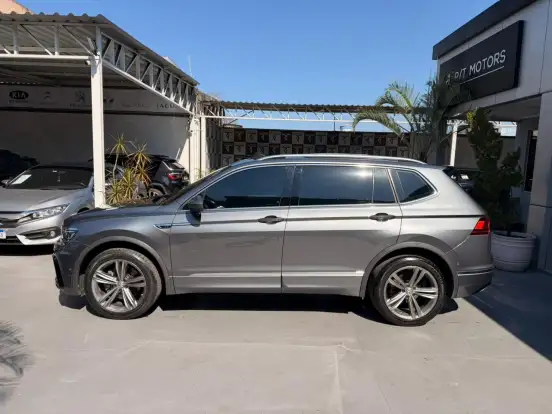 VOLKSWAGEN-TIGUAN-2019