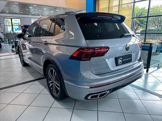 VOLKSWAGEN-TIGUAN-2.0 300 TSI GASOLINA ALLSPACE R-LINE AUTOMÁTICO VOLKSWAGEN-TIGUAN-2024