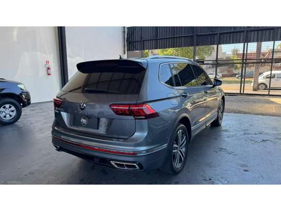 VOLKSWAGEN-TIGUAN-2.0 300 TSI GASOLINA ALLSPACE R-LINE AUTOMÁTICO VOLKSWAGEN-TIGUAN-2024