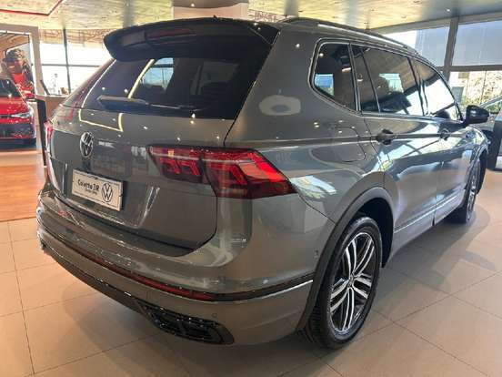 VOLKSWAGEN-TIGUAN-2.0 300 TSI GASOLINA ALLSPACE R-LINE AUTOMÁTICO VOLKSWAGEN-TIGUAN-2024