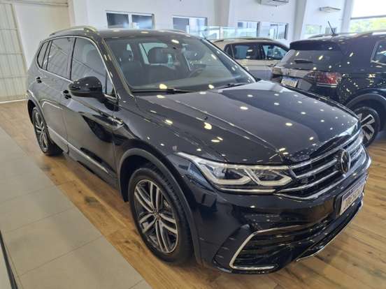 VOLKSWAGEN-TIGUAN-2.0 300 TSI GASOLINA ALLSPACE R-LINE AUTOMÁTICO VOLKSWAGEN-TIGUAN-2024