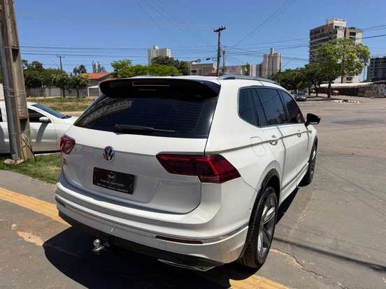 VOLKSWAGEN-TIGUAN-2021