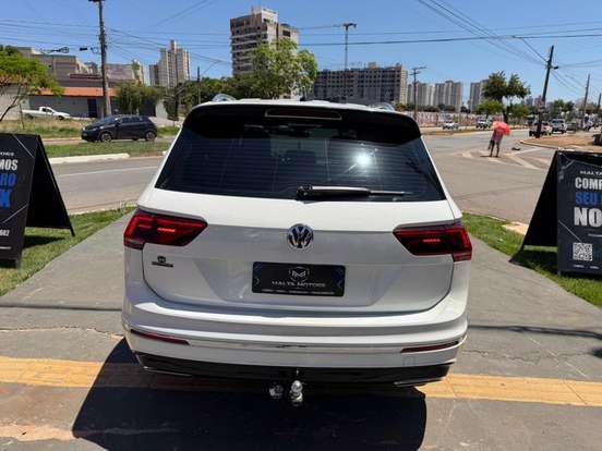 VOLKSWAGEN-TIGUAN-2021