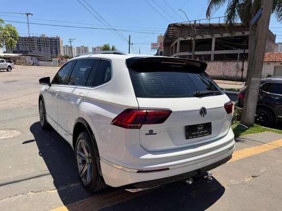 VOLKSWAGEN-TIGUAN-2021