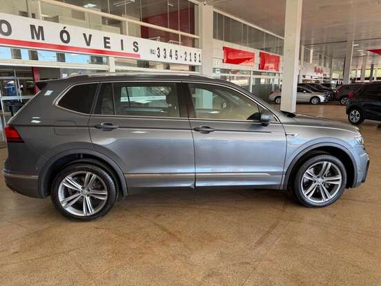 VOLKSWAGEN-TIGUAN-2019