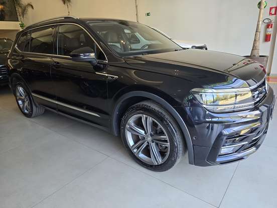 VOLKSWAGEN-TIGUAN-2021