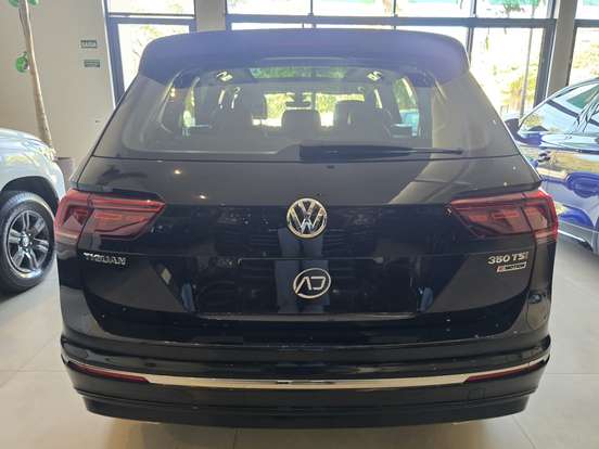 VOLKSWAGEN-TIGUAN-2021