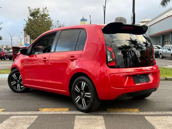 VOLKSWAGEN-UP-2016