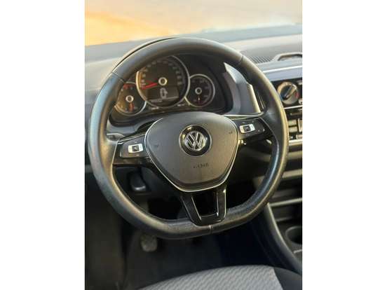 VOLKSWAGEN-UP-2017