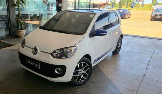 VOLKSWAGEN-UP-2015