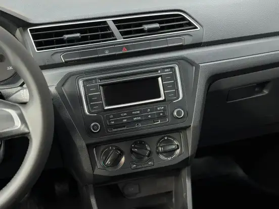 VOLKSWAGEN-VOYAGE-2022