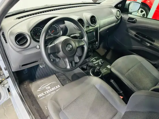 VOLKSWAGEN-VOYAGE-2014