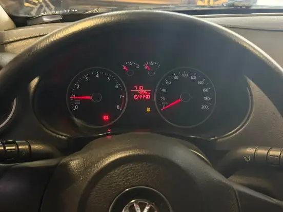 VOLKSWAGEN-VOYAGE-2014