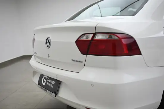 VOLKSWAGEN-VOYAGE-2019