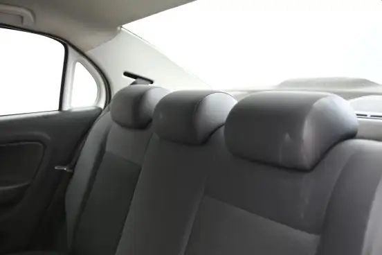 VOLKSWAGEN-VOYAGE-2019