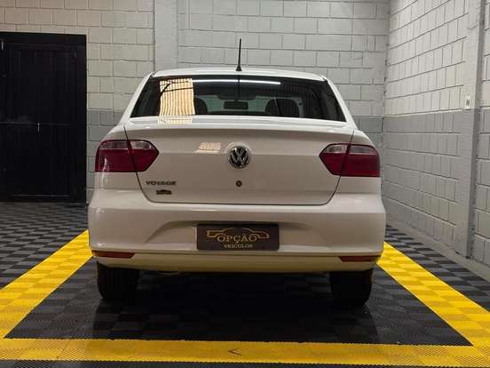 VOLKSWAGEN-VOYAGE-2022