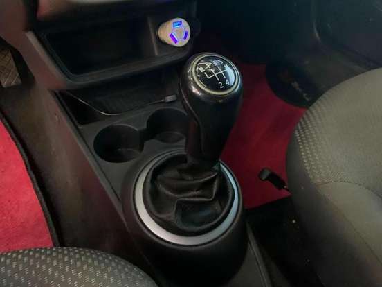 VOLKSWAGEN-VOYAGE-2012