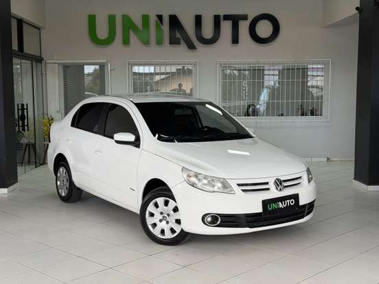 VOLKSWAGEN-VOYAGE-2010