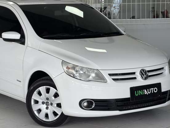 VOLKSWAGEN-VOYAGE-2010