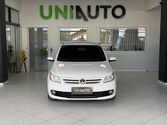 VOLKSWAGEN-VOYAGE-2010