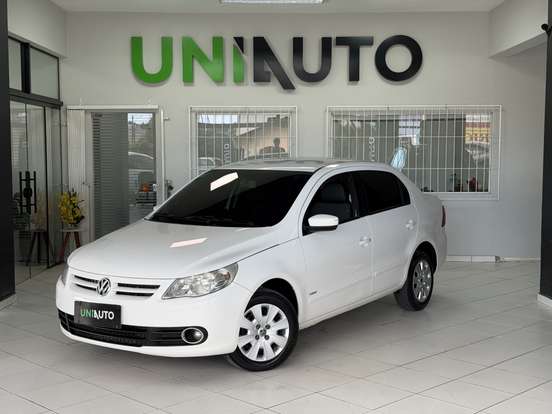 VOLKSWAGEN-VOYAGE-2010