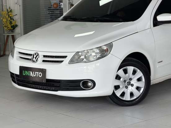 VOLKSWAGEN-VOYAGE-2010