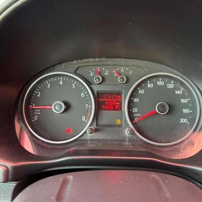 VOLKSWAGEN-VOYAGE-2012