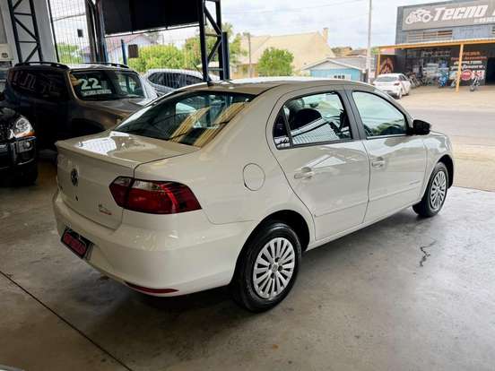 VOLKSWAGEN-VOYAGE-2014