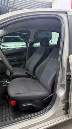 VOLKSWAGEN-VOYAGE-2013