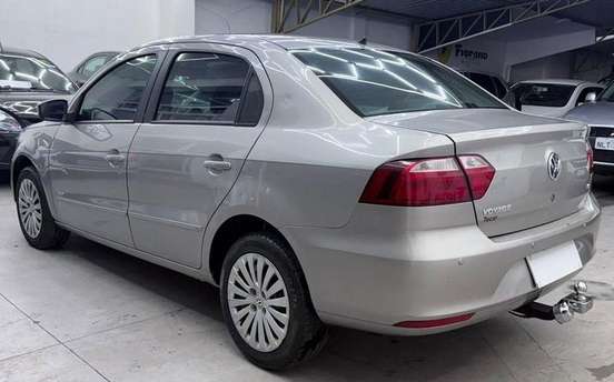 VOLKSWAGEN-VOYAGE-2013